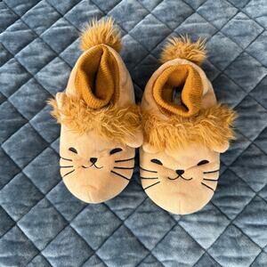 Toddler slippers lion size 7/8